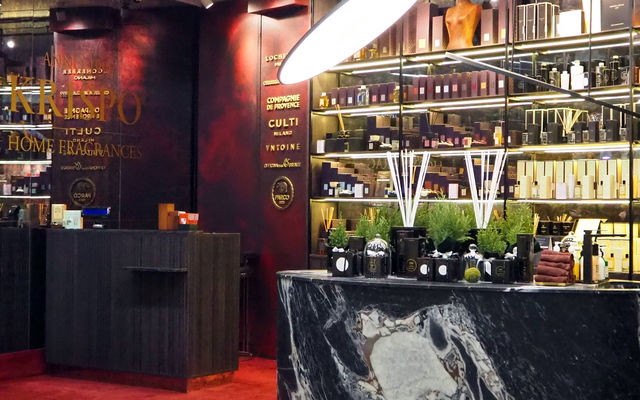 Artistic wall decoration